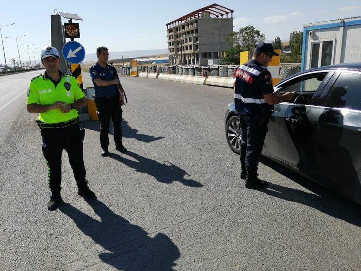 Jandarma trafik ekiplerinden “Hayatı korumak için kemerin ses getirsin” uygulaması G2