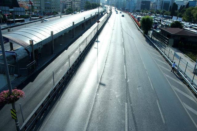 İstanbul'da yollar boş kaldı