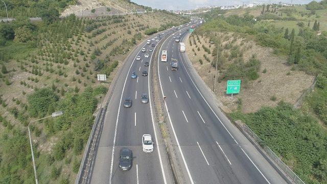 TEM Otoyolu’ndaki yoğunluk bayrama 1 gün kala arttı