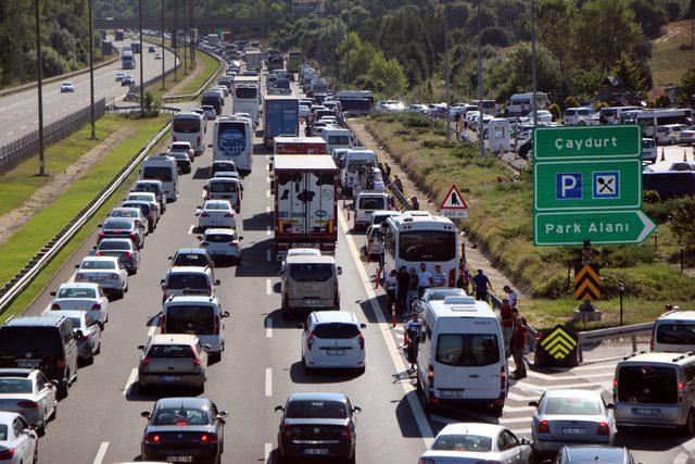 Bolu'da bayram tatili trafiği