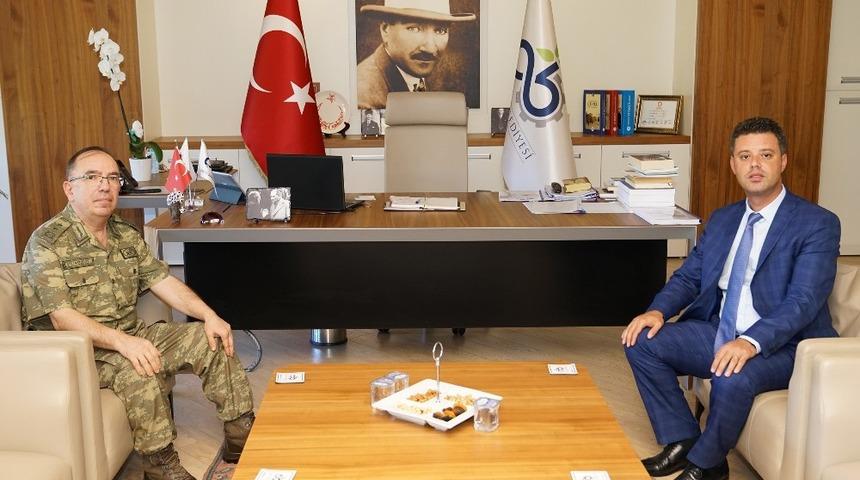 5. Kolordu Komutanı T&uuml;mgeneral Y&uuml;z&rsquo;den veda ziyaretleri