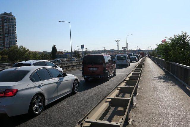 İzmir-Ankara karayolunda bayram yoğunluğu