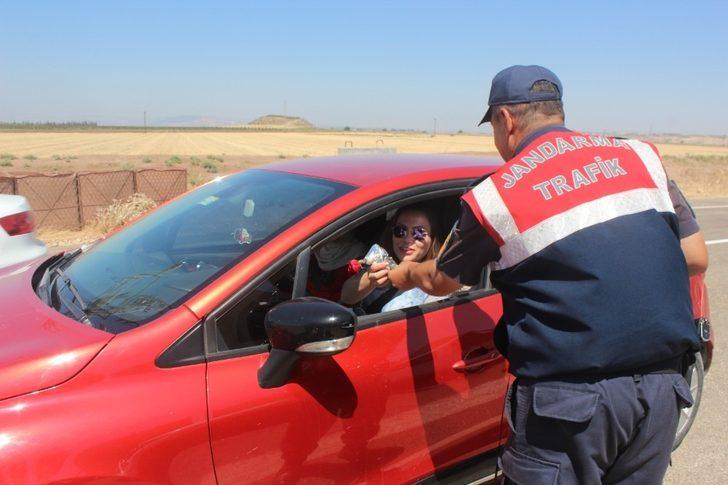 Jandarmadan sürücülere broşürlü uyarı G1