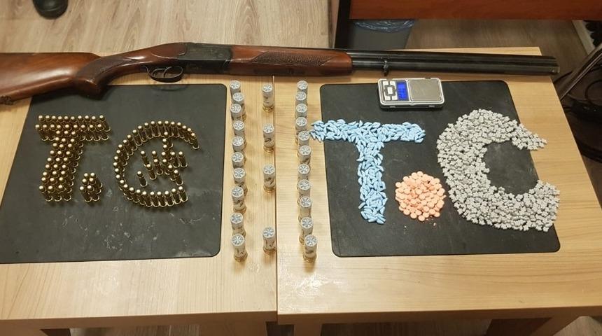 809 uyuşturucu hap ele ge&ccedil;irildi, 1 kişi tutuklandı