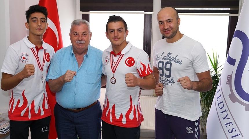 &Ccedil;orlulu sporcular Balkan &uuml;&ccedil;&uuml;nc&uuml;s&uuml; oldu