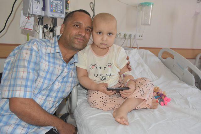 5 yaşındaki Esmanur, karaciğer bağışı bekliyor