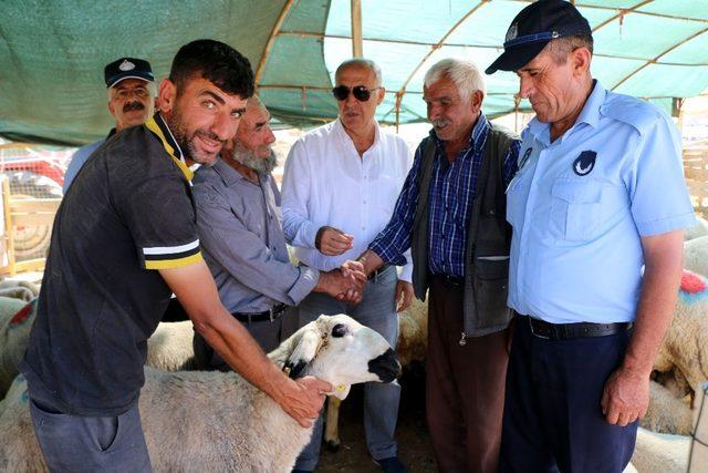 Başkan Karadağ hayvan pazarını denetledi