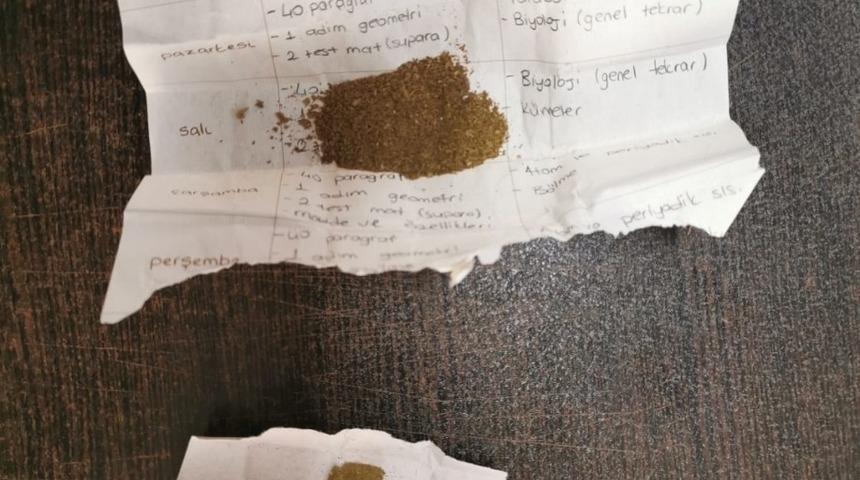 Jandarma uyuşturucuya ge&ccedil;it vermiyor