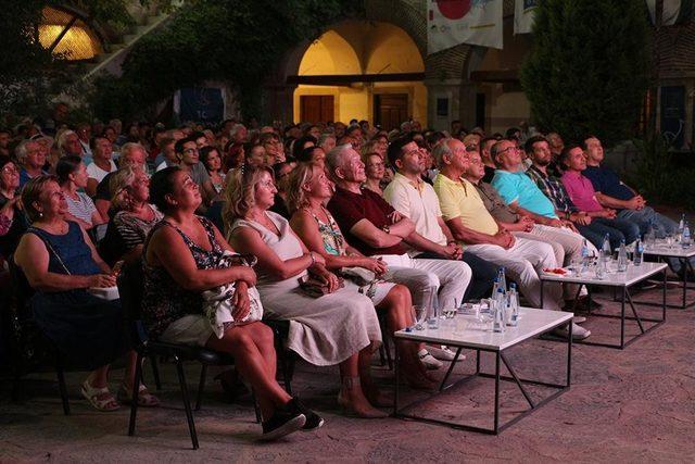 Kuşadası’nda Uğur Dündar belgeselinin galası yapıldı