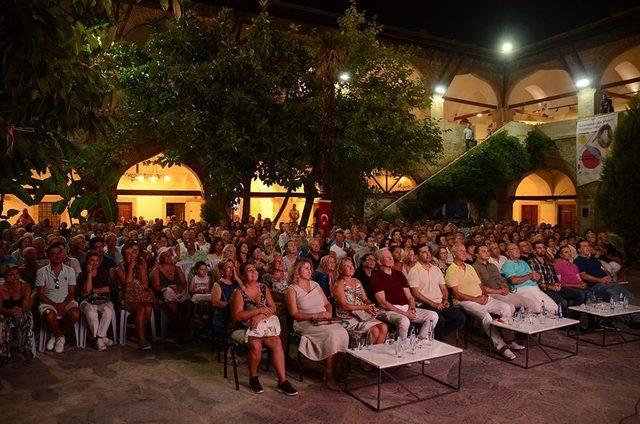 Kuşadası’nda Uğur Dündar belgeselinin galası yapıldı