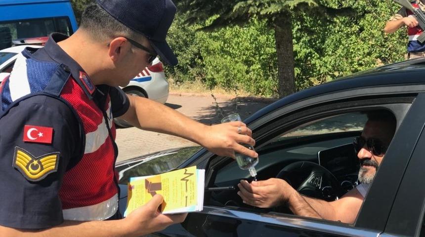 Jandarmadan &lsquo;bayram şekerli&rsquo; denetim