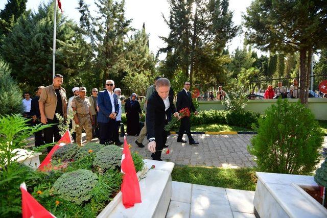 Vali Gül’den şehitlik ve huzurevi ziyareti