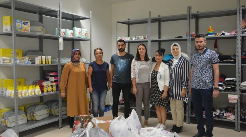 AK Parti İl Kadın Kolları teşkilatından &rsquo;Sosyal Market&rsquo;e destek