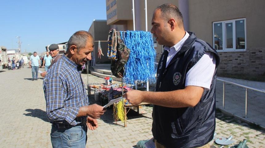 Polisten kurban pazarında sahte para uyarısı
