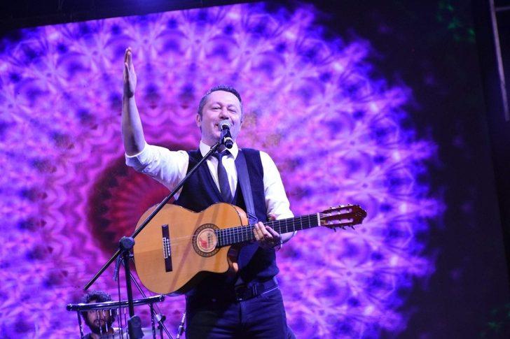 Ünlü Sanatçı Baha’ya Buharkent’te incir dopingi G5