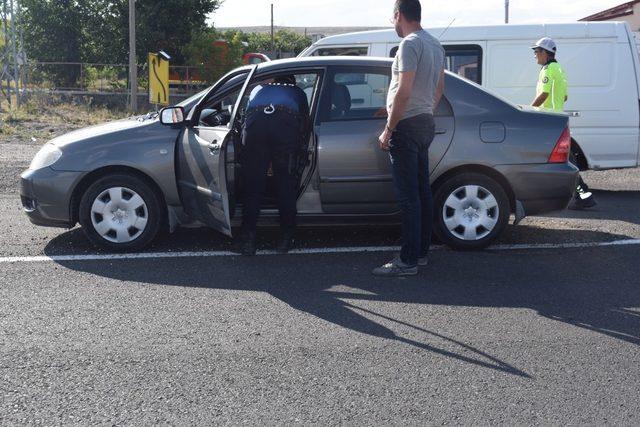 Kars’ta “Türkiye Huzur ve Trafik Uygulaması” yapıldı