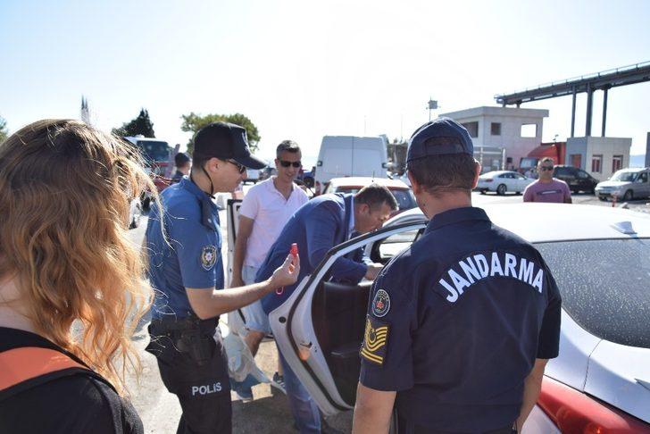 Kilometrelerce kuyruk var trafik ekipleri rahatlatmaya çalışıyor G5