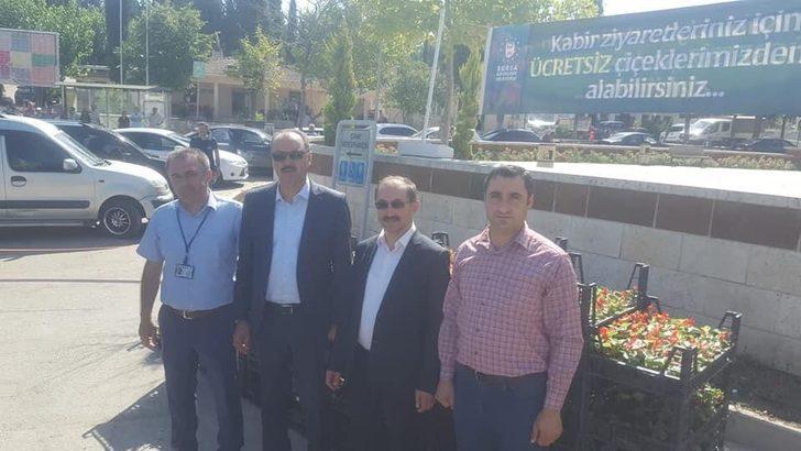 Mezarlık ziyaretçilerine ücretsiz fidan ve çiçek G4