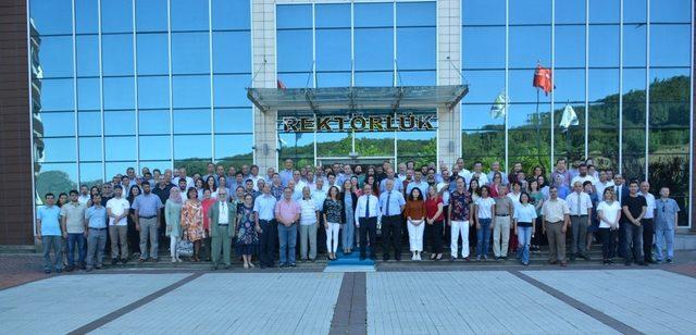 Düzce Üniversitesi personeli bayramlaştı