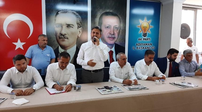 AK Parti&rsquo;de bayramlaşma t&ouml;reni d&uuml;zenlendi