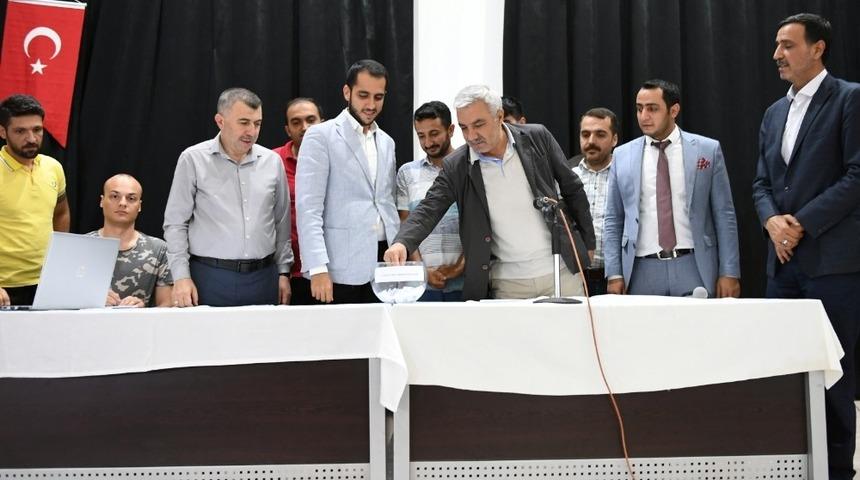 Gen&ccedil;lik futbol turnuvasında fikst&uuml;r &ccedil;ekimi yapıldı