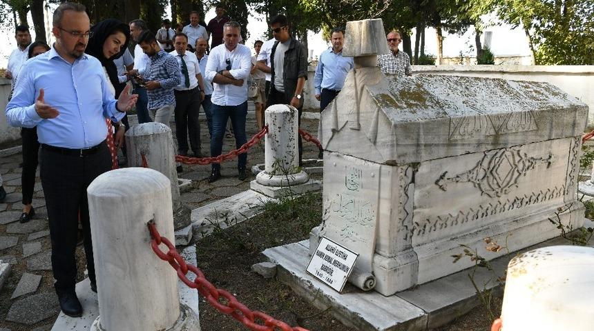 B&uuml;lent Turan&rsquo;dan Gazi S&uuml;leyman Paşa ve Namık Kemal mezarlarına bayram ziyareti