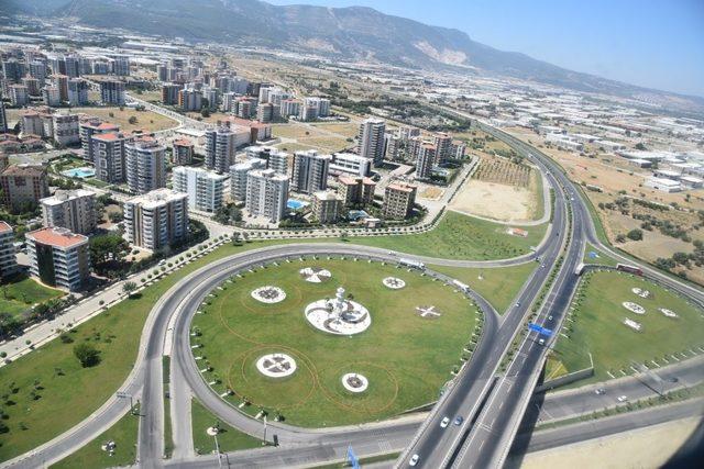 Manisa’da bayram trafiğine havadan denetim