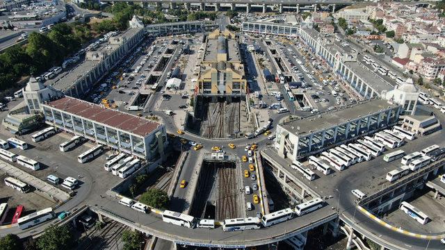 (Havadan fotoğrafllarla) - 15 Temmuz Demokrasi Otogarı'nda bayram trafiği yoğunluğu sürüyor