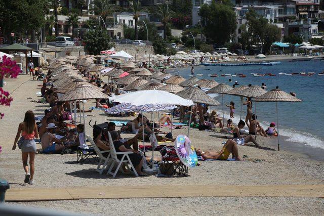 Bodrum'da tatilciler mandalinalı lokumla karşılandı