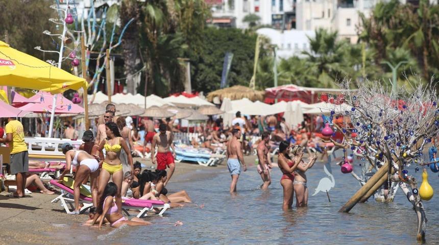 Bodrum'da tatilciler mandalinalı lokumla karşılandı