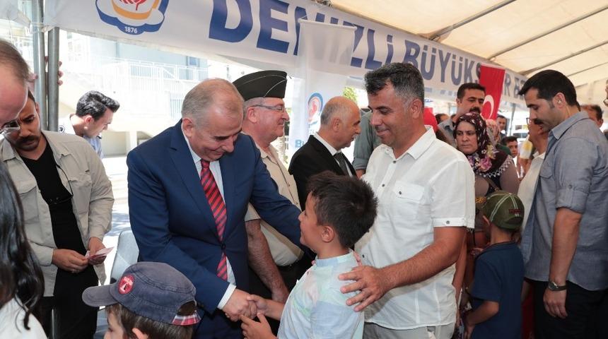 Bayramlaşma geleneği bozulmadı