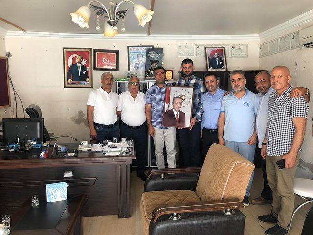 AK Parti Menemen&rsquo;den muhtarlara ziyaret 1