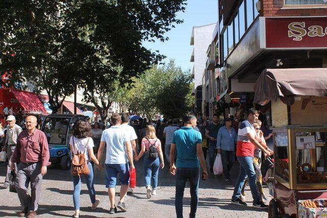 Eskişehir’de Arefe Günü alışveriş yoğunluğu