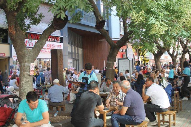 Eskişehir’de Arefe Günü alışveriş yoğunluğu