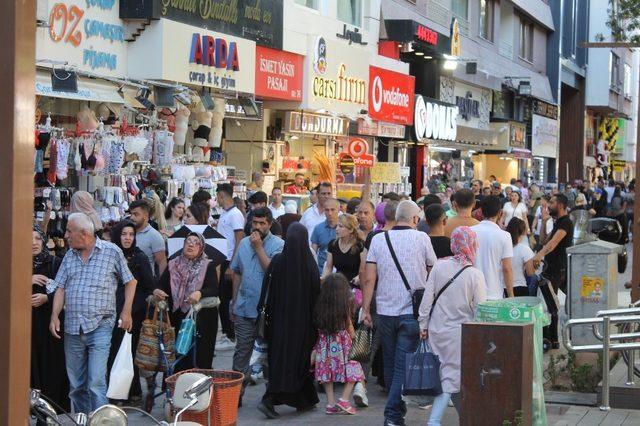 Eskişehir’de Arefe Günü alışveriş yoğunluğu