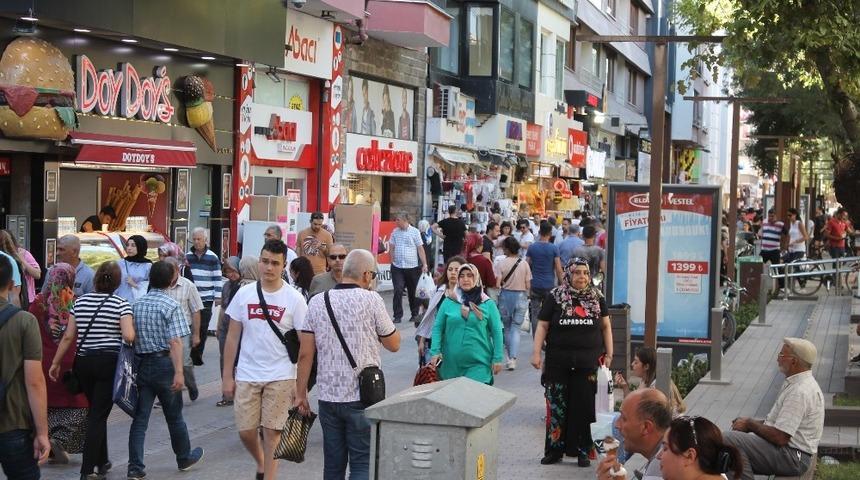 Eskişehir&rsquo;de Arefe G&uuml;n&uuml; alışveriş yoğunluğu