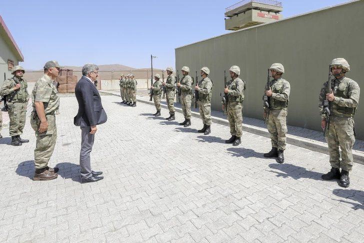 Vali Bilmez’den hudut kartallarına bayram morali G3