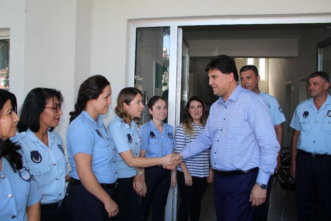 Başkan Karaca, personeliyle bayramlaştı.