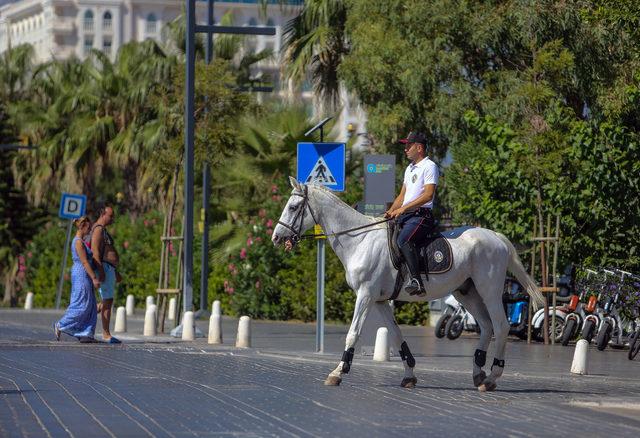 Sahillerin güvenliği bayramda 'atlı' birliklere emanet