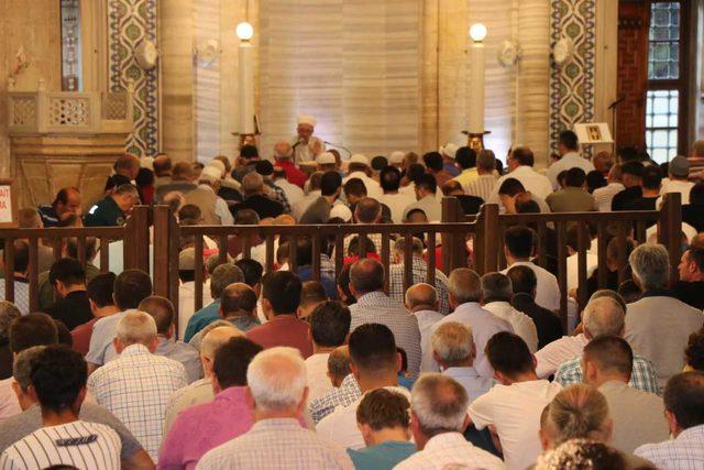 Selimiye Camii’nde bayram namazı