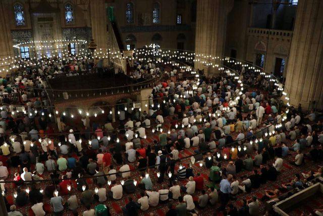 Selimiye Camii’nde bayram namazı