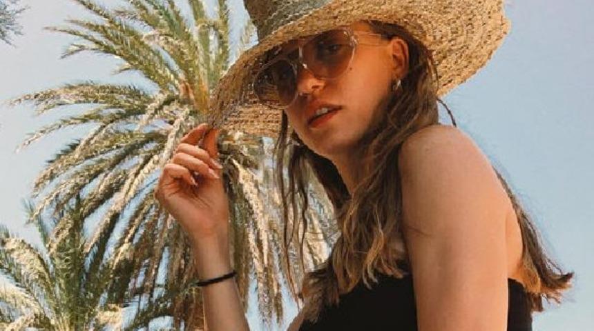 Serenay Sarıkaya&rsquo;dan tatil pozu