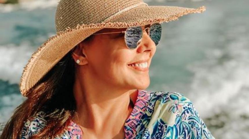 Ebru G&uuml;ndeş g&uuml;nl&uuml;k kirası 5 bin euro olan teknede tatilde