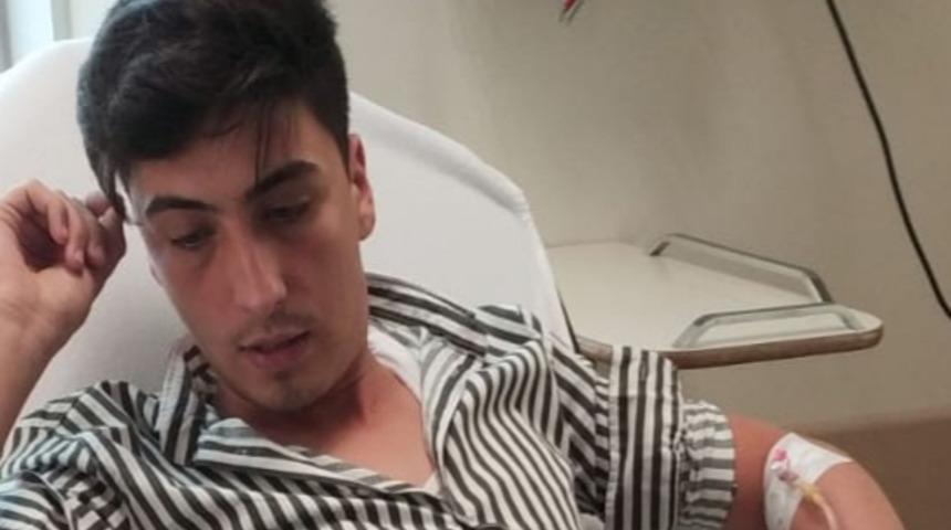 Bayram namazından &ccedil;ıkan gence yorgun mermi isabet etti