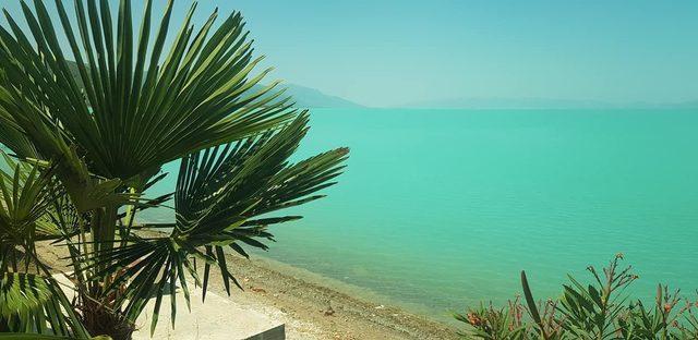 İznik Gölü turkuaza büründü, ziyaretçiler hayran kaldı