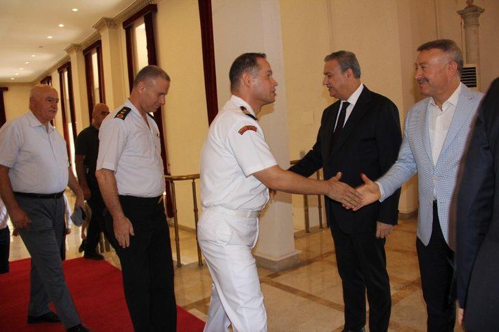 Vali Su, Mersinlilerle bayramlaştı G3