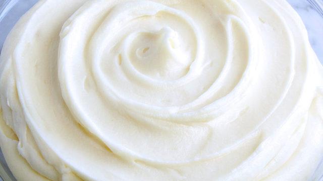 Enfes yaş pasta kreması tarifi! Evde pratik pasta kreması nasıl yapılır, malzemeleri neler? İşte püf noktası...