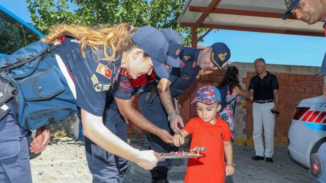 Foça Kaymakamı yolcuları bilgilendirdi