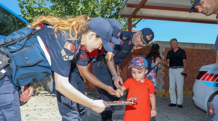 Fo&ccedil;a Kaymakamı yolcuları bilgilendirdi