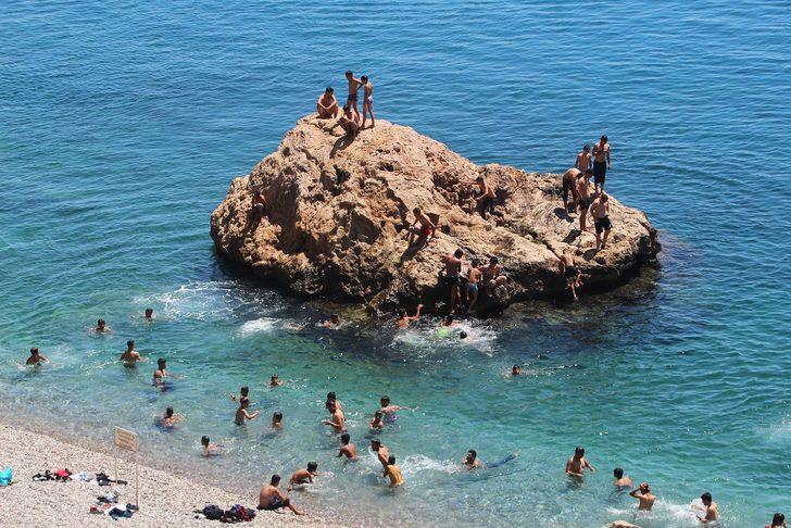 Termometreler çıldırdı! Çöl sıcakları vurdu, sokaklar boş kaldı G3